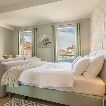 Apartment Luxurious Elegance *