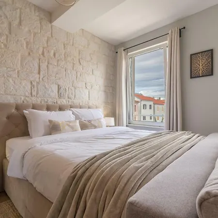 Luxurious Elegance Apartment *